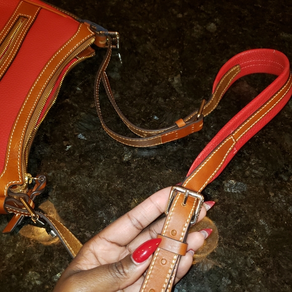 *CLOSET CLEANOUT* Dooney & Bourke Pocket Book - Picture 5 of 6